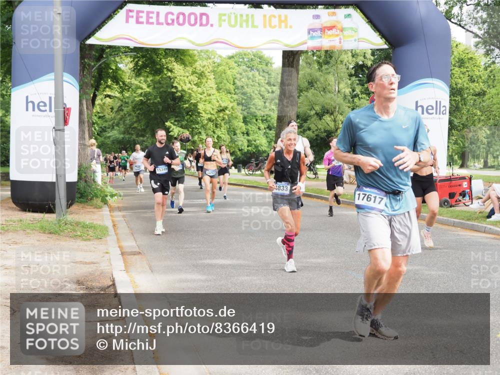 29.06.2025 - hella hamburg halbmarathon MichiJ http://msf.ph/oto/8366419 29.06.2025 10:43:56 Zwischen KM18-KM19 1563, 2417, 2676, 4833, 4940, 5570, 6416, 6835, 9361, 9488, 9907, 11554, 13523, 14867, 17617, 17779 meine-sportfotos.de
