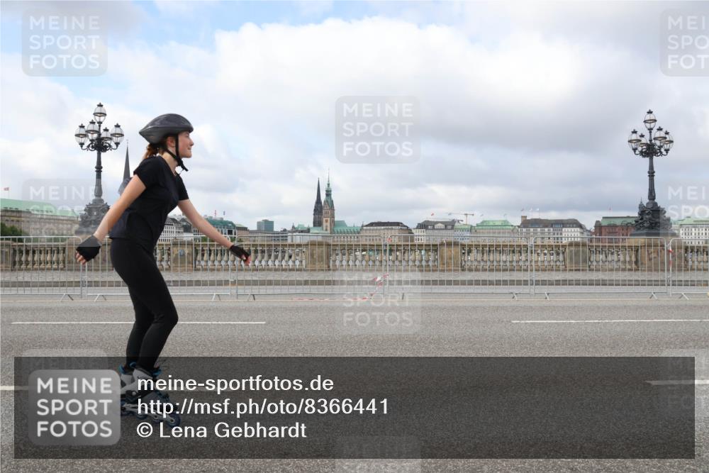 29.06.2025 - hella hamburg halbmarathon Lena Gebhardt http://msf.ph/oto/8366441 29.06.2025 09:10:53 Lombardsbrücke  meine-sportfotos.de