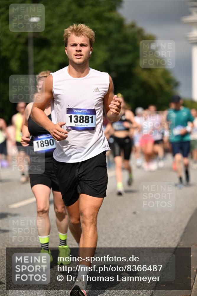 29.06.2025 - hella hamburg halbmarathon Dr. Thomas Lammeyer http://msf.ph/oto/8366487 29.06.2025 10:19:27 Kennedybrücke 1890, 2110, 2494, 2720, 2989, 3417, 4007, 4466, 4492, 4494, 5069, 5271, 5739, 5986, 6248, 6287, 6376, 6576, 7452, 7809, 7810, 8237, 9113, 9423, 9556, 9657, 9847, 9997, 10108, 10775, 10963 meine-sportfotos.de