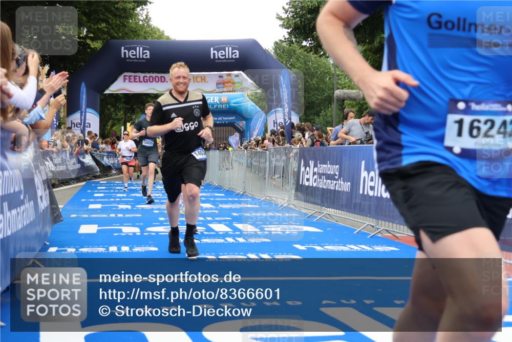 29.06.2025 - hella hamburg halbmarathon Strokosch-Dieckow http://msf.ph/oto/8366601 29.06.2025 10:50:20 Ziel 4127, 4247, 4933, 6795, 7930, 7932, 8899, 8921, 11455, 12035, 12624, 12949, 13609, 13690, 14034, 15620, 16000, 16242, 18394, 18499, 18811, 19040 meine-sportfotos.de