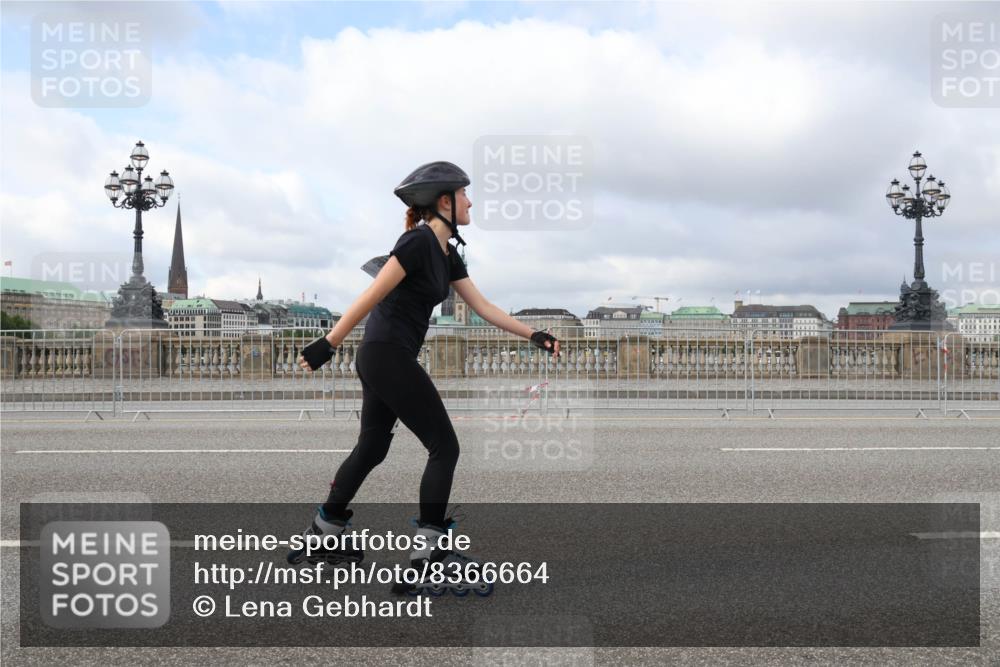 29.06.2025 - hella hamburg halbmarathon Lena Gebhardt http://msf.ph/oto/8366664 29.06.2025 09:10:53 Lombardsbrücke  meine-sportfotos.de