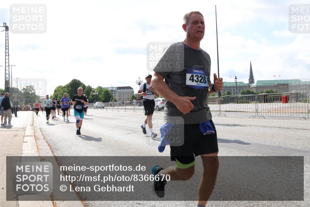 29.06.2025 - hella hamburg halbmarathon Lena Gebhardt http://msf.ph/oto/8366670 29.06.2025 10:01:56 Lombardsbrücke 17503, 643, 4328, 1184, 1329, 1364, 1432, 1453, 1464, 1653, 1722, 1724, 1729, 1881, 1940, 2167, 2591, 2806, 2957, 3039, 3169, 3199, 4286, 4322, 4328, 4663, 4985, 5547, 5570, 5602, 5603, 5742, 6166, 6281, 6302, 6322, 6327, 6438, 6595, 6921, 7031, 7189, 7223, 7243, 8392, 8578, 8822, 8926, 9230, 9741, 9928, 10177, 10281, 10301, 10882, 10915, 11043, 11938, 12315, 12316, 12491, 14471, 14660, 14677, 16420 meine-sportfotos.de