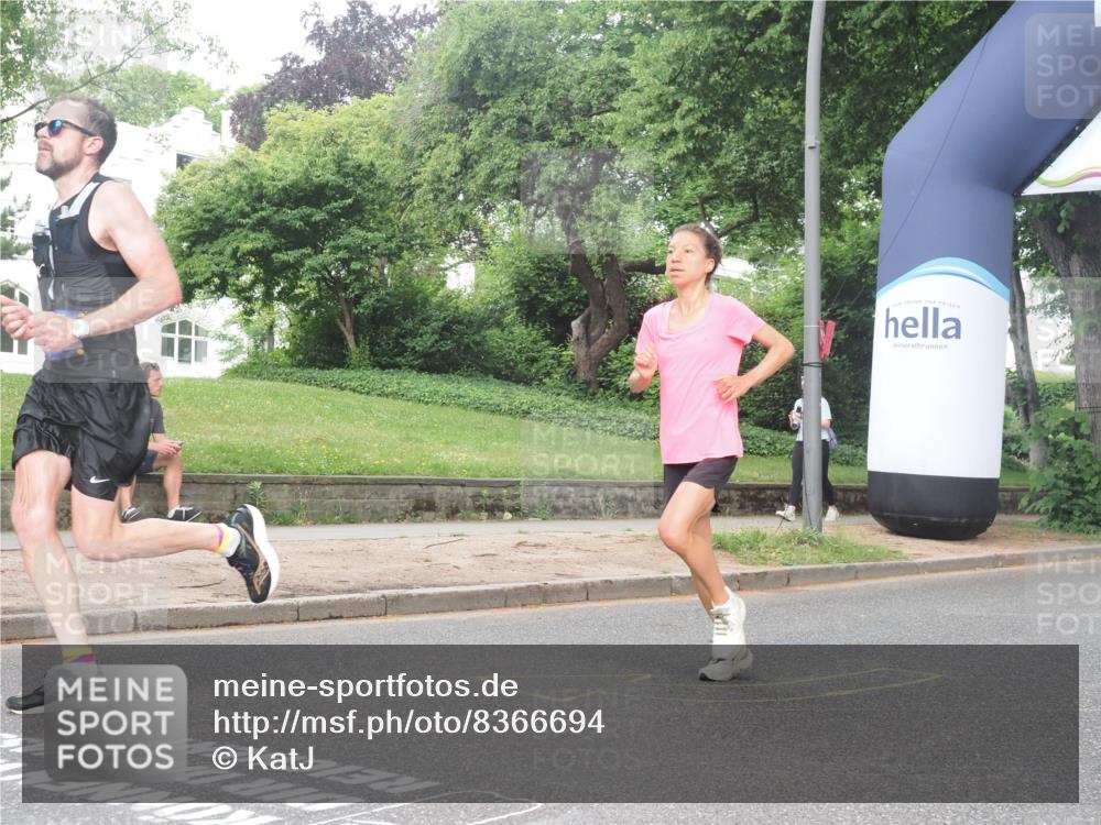 29.06.2025 - hella hamburg halbmarathon KatJ http://msf.ph/oto/8366694 29.06.2025 10:23:06 Zwischen KM18-KM19 1080, 6305, 7534, 8312 meine-sportfotos.de