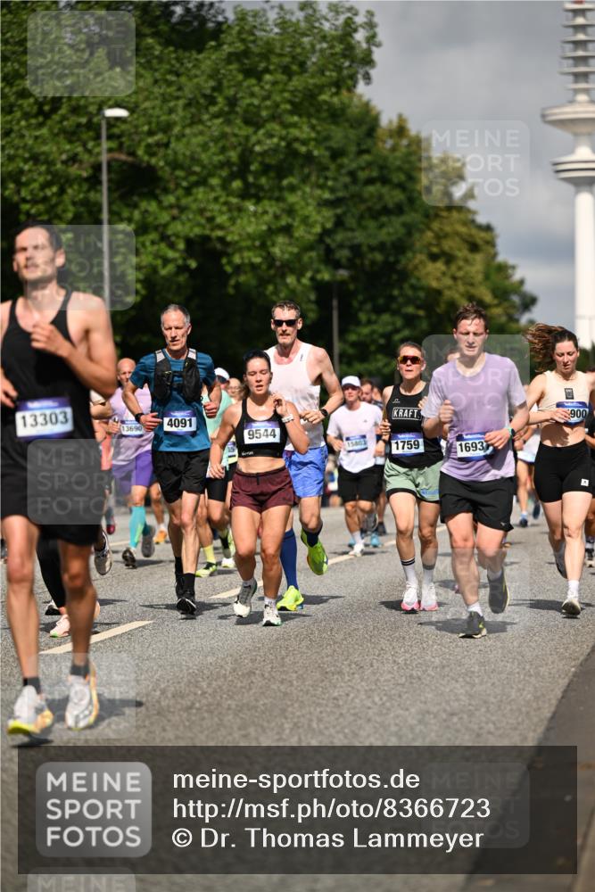 29.06.2025 - hella hamburg halbmarathon Dr. Thomas Lammeyer http://msf.ph/oto/8366723 29.06.2025 09:57:01 Kennedybrücke 1163, 1176, 1391, 1558, 1759, 2213, 2234, 2365, 2402, 2623, 2788, 3004, 3146, 3186, 4091, 4310, 4553, 4997, 5022, 5623, 5624, 5692, 6071, 6081, 6203, 6375, 6460, 6712, 6903, 7147, 7204, 7322, 7448, 7450, 7765, 8063, 8704, 8819, 9126, 9303, 9305, 9534, 9544, 9585, 9794, 10246, 11094 meine-sportfotos.de