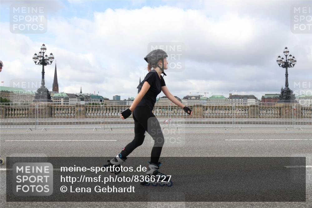 29.06.2025 - hella hamburg halbmarathon Lena Gebhardt http://msf.ph/oto/8366727 29.06.2025 09:10:53 Lombardsbrücke  meine-sportfotos.de