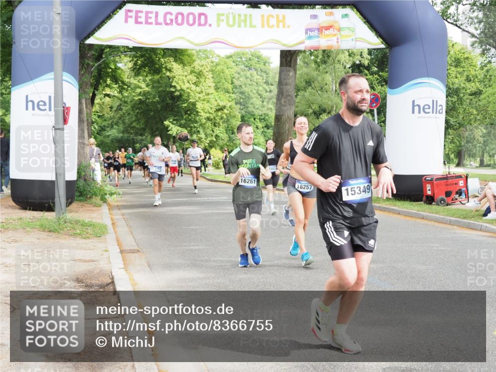 29.06.2025 - hella hamburg halbmarathon MichiJ http://msf.ph/oto/8366755 29.06.2025 10:43:59 Zwischen KM18-KM19 2676, 4833, 4940, 4951, 5570, 6835, 9361, 11083, 11554, 13523, 14867, 15349, 16257, 16261, 17617, 17779, 18388 meine-sportfotos.de