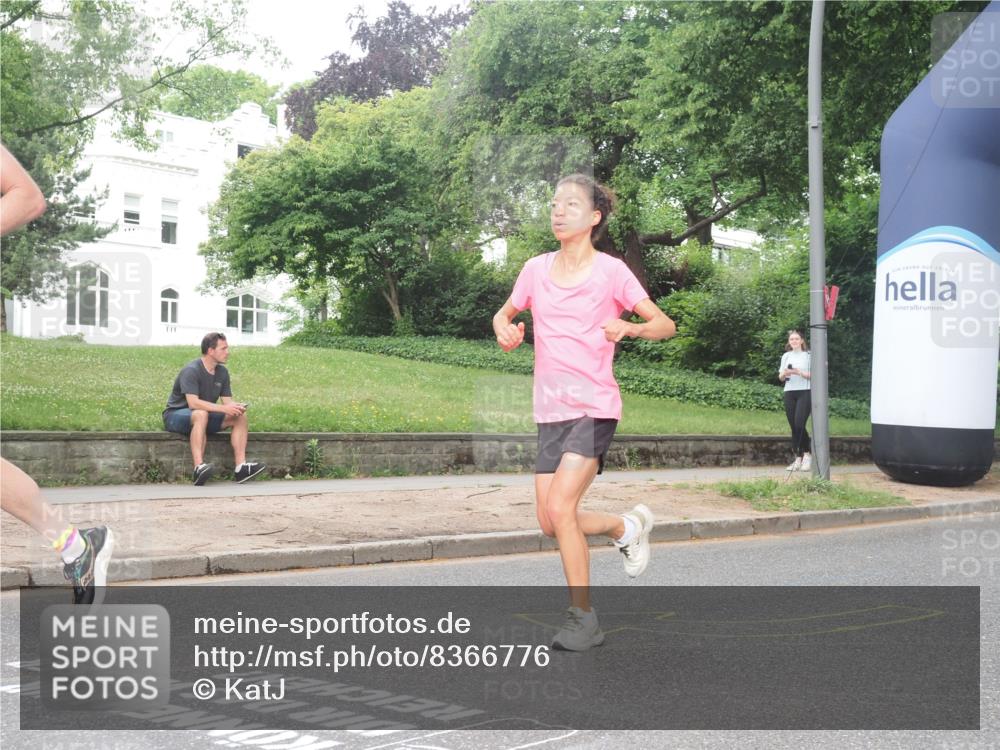 29.06.2025 - hella hamburg halbmarathon KatJ http://msf.ph/oto/8366776 29.06.2025 10:23:06 Zwischen KM18-KM19 1080, 6305, 7534, 8312 meine-sportfotos.de