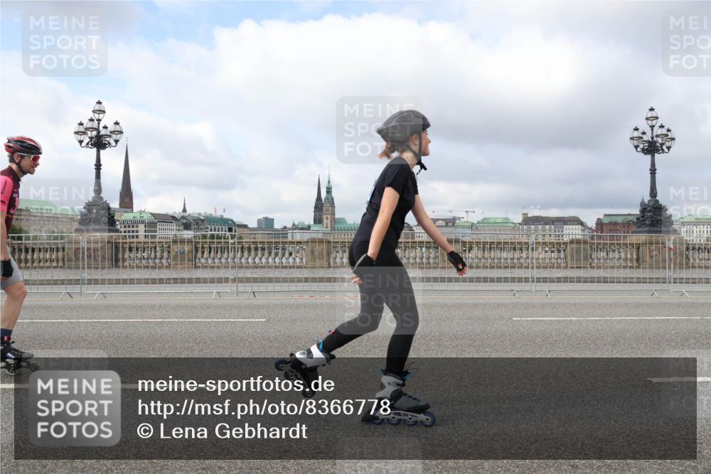 29.06.2025 - hella hamburg halbmarathon Lena Gebhardt http://msf.ph/oto/8366778 29.06.2025 09:10:53 Lombardsbrücke  meine-sportfotos.de