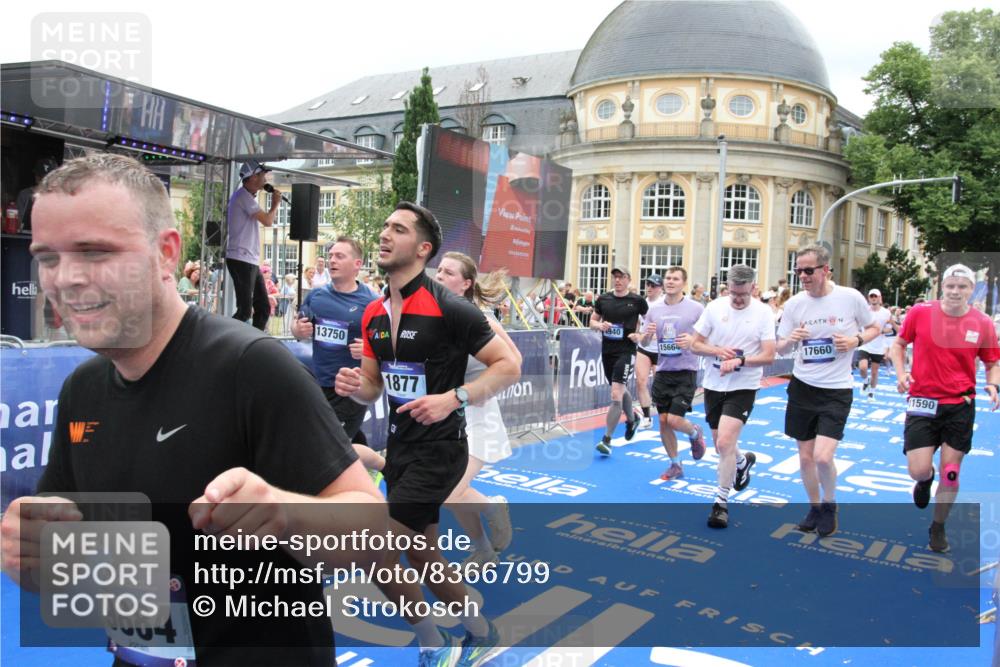 29.06.2025 - hella hamburg halbmarathon Michael Strokosch http://msf.ph/oto/8366799 29.06.2025 10:57:19 Ziel 1387, 1877, 2417, 2676, 4167, 4940, 8585, 9450, 9577, 9884, 9934, 10383, 11590, 11612, 12014, 12590, 13750, 15110, 15229, 15664, 16625, 17660, 17779, 17848, 17993, 19184 meine-sportfotos.de