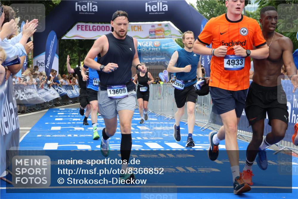 29.06.2025 - hella hamburg halbmarathon Strokosch-Dieckow http://msf.ph/oto/8366852 29.06.2025 10:50:18 Ziel 1119, 4247, 4933, 6795, 7930, 7932, 8899, 8921, 10371, 11607, 12035, 12949, 13609, 13690, 14034, 15620, 16000, 16242, 18394, 18499, 18811, 19040 meine-sportfotos.de
