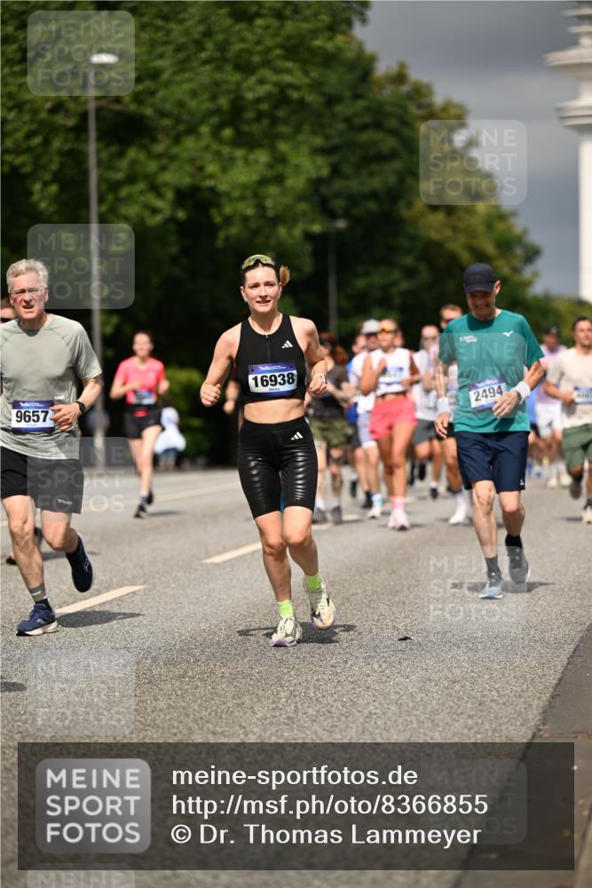 29.06.2025 - hella hamburg halbmarathon Dr. Thomas Lammeyer http://msf.ph/oto/8366855 29.06.2025 10:19:29 Kennedybrücke 1440, 1890, 2110, 2140, 2494, 2720, 2989, 3417, 4007, 4466, 4492, 4494, 5069, 5271, 5739, 5986, 6287, 6376, 6576, 7452, 7809, 7810, 7941, 7942, 8237, 8885, 9113, 9423, 9556, 9657, 9847, 9997, 10108, 10775, 10963 meine-sportfotos.de
