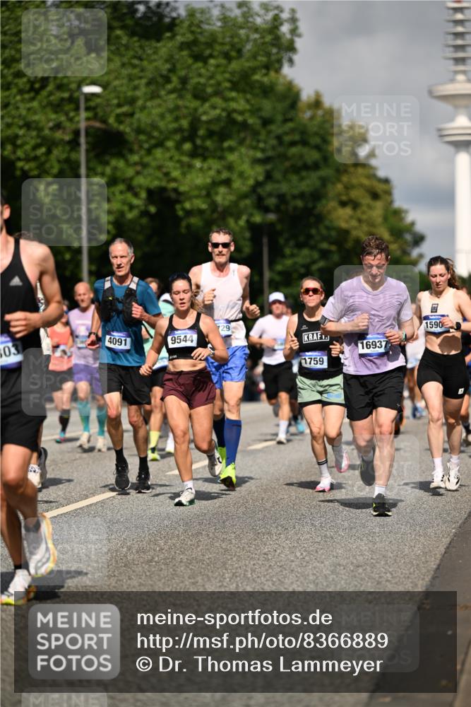 29.06.2025 - hella hamburg halbmarathon Dr. Thomas Lammeyer http://msf.ph/oto/8366889 29.06.2025 09:57:02 Kennedybrücke 1163, 1176, 1391, 1558, 1759, 2213, 2234, 2365, 2402, 2623, 2788, 3004, 3146, 3186, 4091, 4310, 4553, 4997, 5022, 5623, 5624, 5692, 6071, 6081, 6203, 6375, 6460, 6712, 6903, 7147, 7204, 7322, 7448, 7450, 7765, 8063, 8819, 9126, 9303, 9305, 9534, 9544, 9585, 9794, 10246, 11094 meine-sportfotos.de