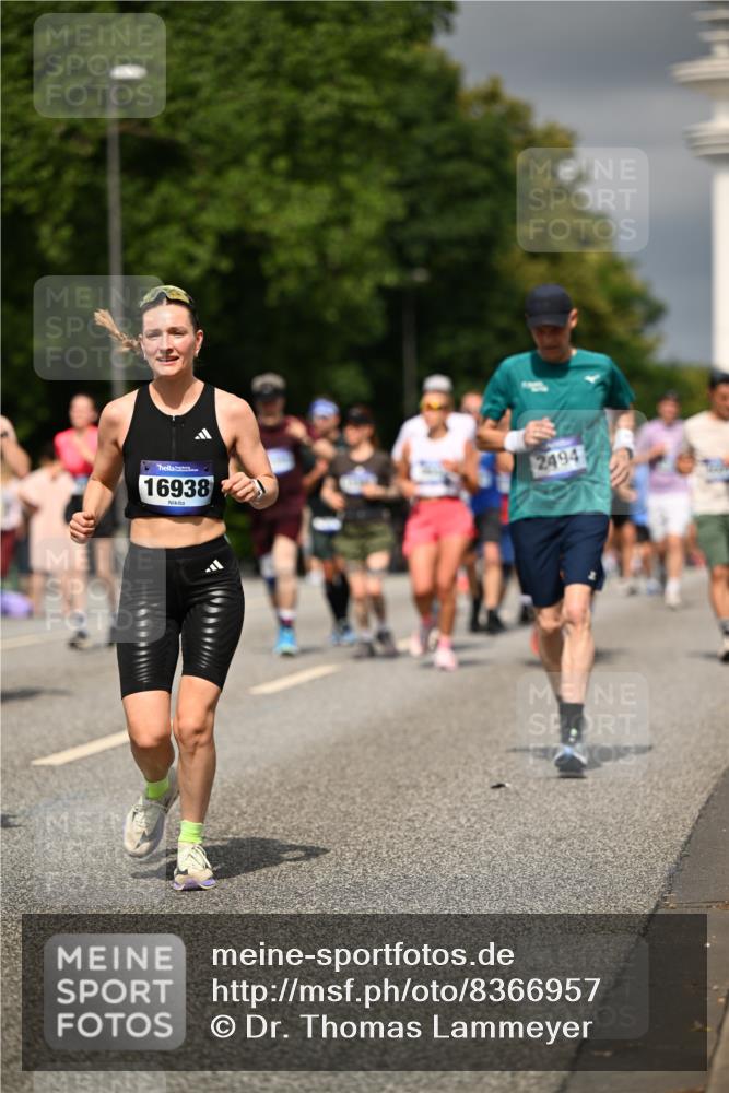 29.06.2025 - hella hamburg halbmarathon Dr. Thomas Lammeyer http://msf.ph/oto/8366957 29.06.2025 10:19:30 Kennedybrücke 1440, 1890, 2110, 2140, 2494, 2720, 2989, 3417, 4007, 4466, 4492, 4494, 5069, 5271, 5739, 5986, 6287, 6376, 6576, 7452, 7809, 7810, 7941, 7942, 8885, 9113, 9423, 9556, 9657, 9847, 9997, 10108, 10775, 10963 meine-sportfotos.de