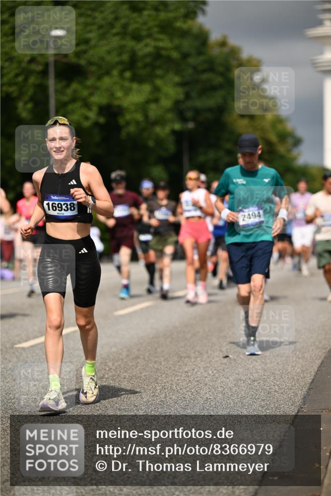 29.06.2025 - hella hamburg halbmarathon Dr. Thomas Lammeyer http://msf.ph/oto/8366979 29.06.2025 10:19:30 Kennedybrücke 1440, 1890, 2110, 2140, 2494, 2720, 2989, 3417, 4007, 4466, 4492, 4494, 5069, 5271, 5739, 5986, 6287, 6376, 6576, 7452, 7809, 7810, 7941, 7942, 8885, 9113, 9423, 9556, 9657, 9847, 9997, 10108, 10775, 10963 meine-sportfotos.de