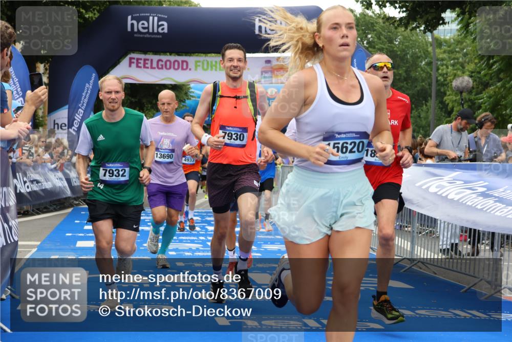 29.06.2025 - hella hamburg halbmarathon Strokosch-Dieckow http://msf.ph/oto/8367009 29.06.2025 10:50:14 Ziel 1119, 3296, 4933, 7176, 7930, 7932, 8313, 8921, 10371, 11607, 12235, 12949, 13282, 13609, 13690, 14034, 15620, 16000, 16242, 18499, 18811, 19040 meine-sportfotos.de