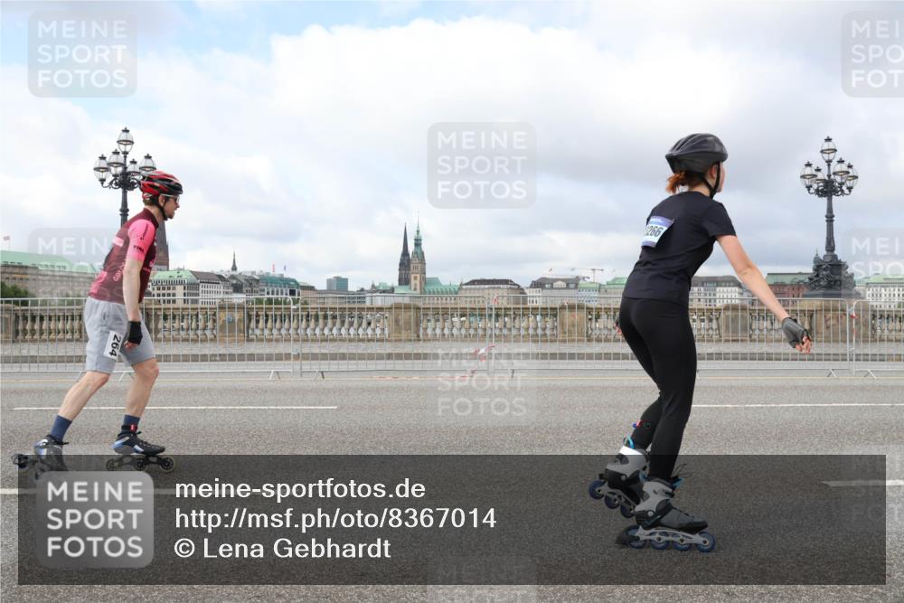 29.06.2025 - hella hamburg halbmarathon Lena Gebhardt http://msf.ph/oto/8367014 29.06.2025 09:10:53 Lombardsbrücke 264, 266 meine-sportfotos.de