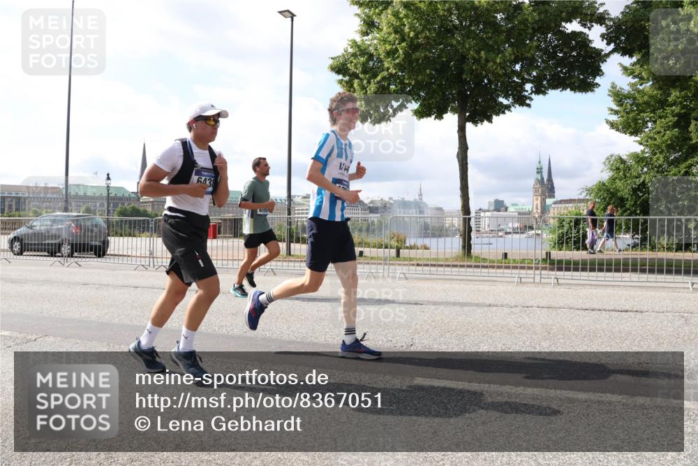 29.06.2025 - hella hamburg halbmarathon Lena Gebhardt http://msf.ph/oto/8367051 29.06.2025 10:01:57 Lombardsbrücke 6438, 1184, 1329, 1364, 1432, 1453, 1464, 1653, 1722, 1724, 1729, 1881, 1940, 2167, 2591, 2806, 2957, 3039, 3169, 3199, 4286, 4322, 4328, 4663, 4985, 5547, 5570, 5602, 5603, 5742, 6166, 6281, 6302, 6322, 6327, 6438, 6595, 6921, 7031, 7189, 7223, 7243, 8392, 8578, 8822, 8926, 9156, 9230, 9353, 9741, 9928, 10177, 10281, 10301, 10882, 10915, 11043, 11554, 11938, 12315, 12316, 12491, 14471, 14660, 14677, 16420 meine-sportfotos.de