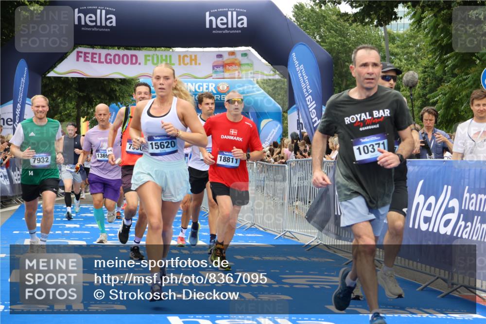 29.06.2025 - hella hamburg halbmarathon Strokosch-Dieckow http://msf.ph/oto/8367095 29.06.2025 10:50:13 Ziel 1119, 1507, 3296, 3562, 4933, 7176, 7930, 7932, 8313, 8921, 10371, 11607, 12203, 12235, 12949, 13282, 13609, 13690, 14034, 14257, 15620, 16000, 16242, 18228, 18499, 18657, 18658, 18811, 19040 meine-sportfotos.de