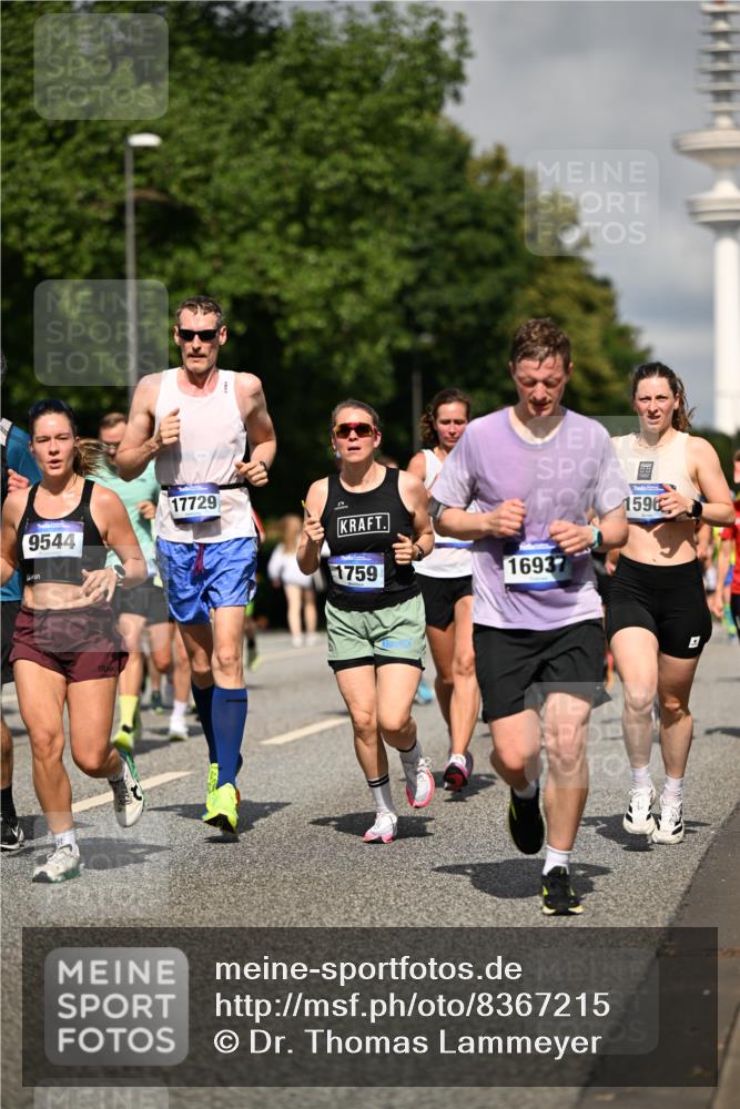 29.06.2025 - hella hamburg halbmarathon Dr. Thomas Lammeyer http://msf.ph/oto/8367215 29.06.2025 09:57:03 Kennedybrücke 1163, 1176, 1391, 1558, 1759, 2213, 2234, 2365, 2402, 2623, 2788, 3004, 3146, 3186, 4091, 4310, 4553, 4997, 5022, 5624, 5692, 6071, 6081, 6203, 6375, 6460, 6712, 6903, 7147, 7204, 7322, 7448, 7450, 7765, 8063, 8819, 9126, 9303, 9305, 9534, 9544, 9585, 9633, 9794, 11094 meine-sportfotos.de