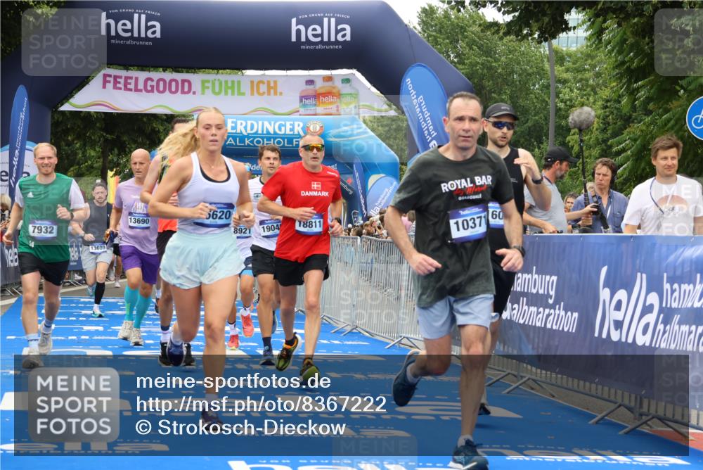 29.06.2025 - hella hamburg halbmarathon Strokosch-Dieckow http://msf.ph/oto/8367222 29.06.2025 10:50:13 Ziel 1119, 1507, 3296, 3562, 4933, 7176, 7930, 7932, 8313, 8921, 10371, 11607, 12203, 12235, 12949, 13282, 13609, 13690, 14034, 14257, 15620, 16000, 16242, 18228, 18499, 18657, 18658, 18811, 19040 meine-sportfotos.de