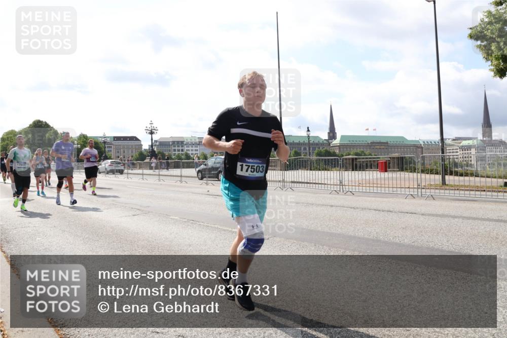 29.06.2025 - hella hamburg halbmarathon Lena Gebhardt http://msf.ph/oto/8367331 29.06.2025 10:01:58 Lombardsbrücke 17952, 17951, 17503, 1184, 1329, 1364, 1432, 1453, 1464, 1653, 1722, 1724, 1729, 1881, 1940, 2167, 2323, 2591, 2806, 2957, 3039, 3169, 3199, 4286, 4322, 4328, 4663, 4985, 5547, 5570, 5602, 5603, 5742, 6166, 6281, 6302, 6322, 6327, 6438, 6595, 6921, 7031, 7189, 7223, 7243, 8392, 8578, 8822, 8926, 9156, 9230, 9353, 9741, 9928, 10177, 10281, 10301, 10882, 10915, 11043, 11554, 11938, 12315, 12316, 12491, 14471, 14660, 14677, 16420 meine-sportfotos.de