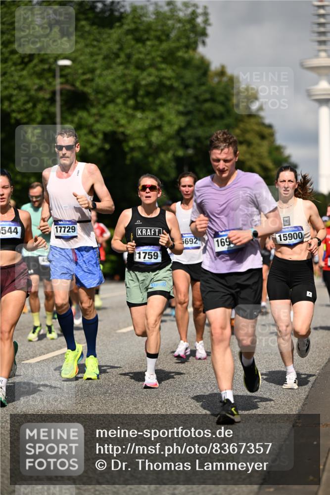 29.06.2025 - hella hamburg halbmarathon Dr. Thomas Lammeyer http://msf.ph/oto/8367357 29.06.2025 09:57:03 Kennedybrücke 1163, 1176, 1391, 1558, 1759, 2213, 2234, 2365, 2402, 2623, 2788, 3004, 3146, 3186, 4091, 4310, 4553, 4997, 5022, 5624, 5692, 6071, 6081, 6203, 6375, 6460, 6712, 6903, 7147, 7204, 7322, 7448, 7450, 7765, 8063, 8819, 9126, 9303, 9305, 9534, 9544, 9585, 9633, 9794, 11094 meine-sportfotos.de