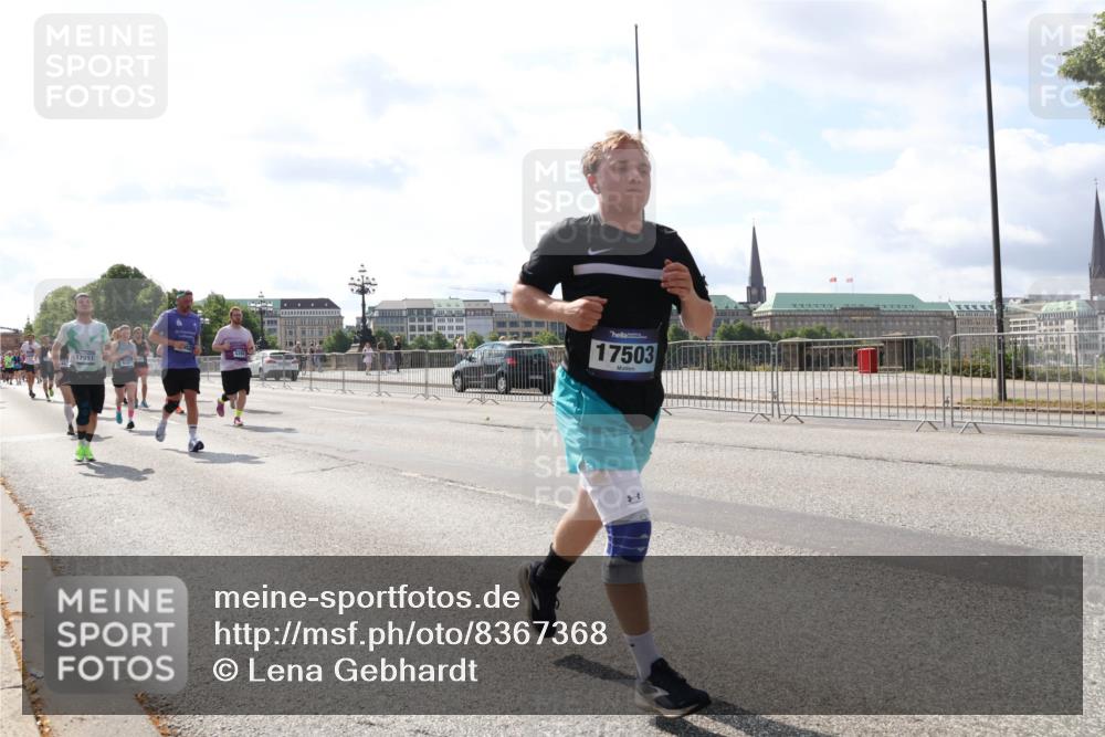 29.06.2025 - hella hamburg halbmarathon Lena Gebhardt http://msf.ph/oto/8367368 29.06.2025 10:01:58 Lombardsbrücke 17951, 17503, 1184, 1329, 1364, 1432, 1453, 1464, 1653, 1722, 1724, 1729, 1881, 1940, 2167, 2323, 2591, 2806, 2957, 3039, 3169, 3199, 4286, 4322, 4328, 4663, 4985, 5547, 5570, 5602, 5603, 5742, 6166, 6281, 6302, 6322, 6327, 6438, 6595, 6921, 7031, 7189, 7223, 7243, 8392, 8578, 8822, 8926, 9156, 9230, 9353, 9741, 9928, 10177, 10281, 10301, 10882, 10915, 11043, 11554, 11938, 12315, 12316, 12491, 14471, 14660, 14677, 16420 meine-sportfotos.de