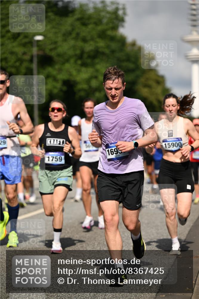 29.06.2025 - hella hamburg halbmarathon Dr. Thomas Lammeyer http://msf.ph/oto/8367425 29.06.2025 09:57:04 Kennedybrücke 1163, 1176, 1391, 1558, 1759, 2213, 2234, 2365, 2402, 2623, 2788, 2890, 3004, 3146, 3186, 4091, 4310, 4553, 4997, 5022, 5624, 5692, 6071, 6081, 6203, 6375, 6460, 6712, 6903, 7147, 7204, 7322, 7448, 7450, 8063, 8819, 9126, 9303, 9305, 9544, 9585, 9633, 9794, 11094, 11283 meine-sportfotos.de
