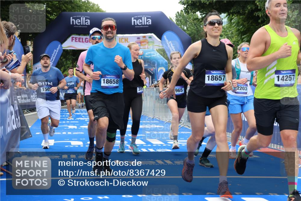 29.06.2025 - hella hamburg halbmarathon Strokosch-Dieckow http://msf.ph/oto/8367429 29.06.2025 10:50:06 Ziel 1119, 1216, 1321, 1507, 2020, 3296, 3562, 7100, 7176, 7657, 8313, 9031, 9213, 9303, 9965, 10371, 11607, 12203, 12235, 12271, 13225, 13282, 13758, 14257, 15620, 16403, 18228, 18657, 18658, 18884, 19112 meine-sportfotos.de