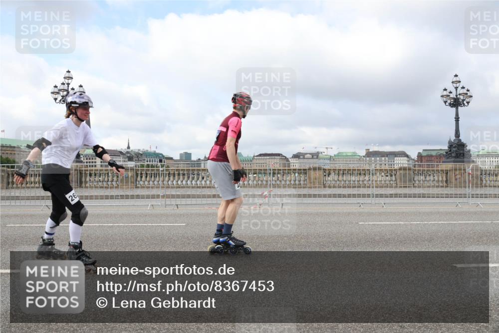 29.06.2025 - hella hamburg halbmarathon Lena Gebhardt http://msf.ph/oto/8367453 29.06.2025 09:10:54 Lombardsbrücke 26 meine-sportfotos.de