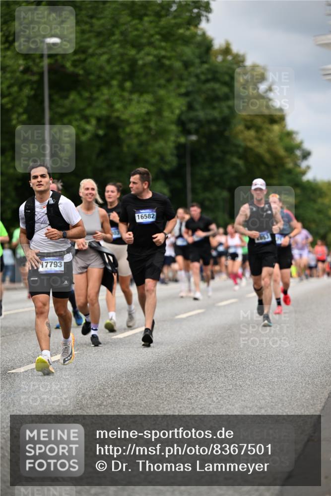 29.06.2025 - hella hamburg halbmarathon Dr. Thomas Lammeyer http://msf.ph/oto/8367501 29.06.2025 10:41:55 Kennedybrücke 1337, 1475, 1799, 1985, 2016, 2031, 2480, 2853, 4442, 4762, 5139, 5522, 5523, 5640, 6697, 6955, 7085, 7124, 7321, 7544, 8499, 8811, 8843, 8985, 9288, 9894, 10159, 10506, 10836 meine-sportfotos.de