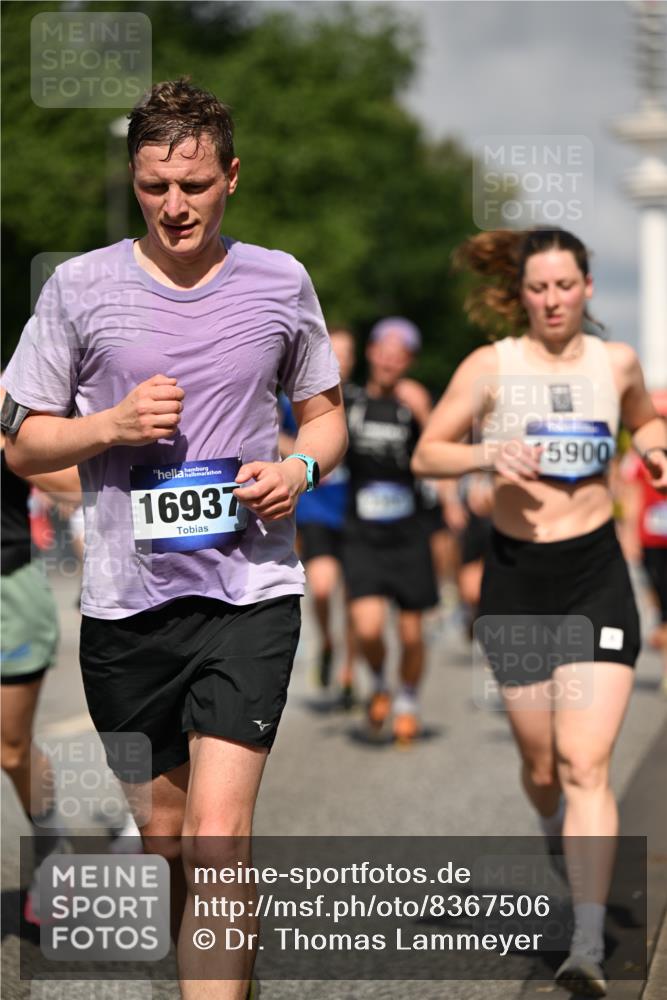 29.06.2025 - hella hamburg halbmarathon Dr. Thomas Lammeyer http://msf.ph/oto/8367506 29.06.2025 09:57:05 Kennedybrücke 1163, 1176, 1391, 1558, 1759, 2234, 2365, 2402, 2623, 2788, 2890, 3004, 3146, 3186, 4091, 4310, 4553, 4997, 5022, 5624, 5692, 6071, 6081, 6203, 6375, 6460, 6575, 6903, 7147, 7204, 7322, 7448, 7450, 8063, 8819, 9126, 9303, 9305, 9544, 9633, 9794, 11094, 11283 meine-sportfotos.de