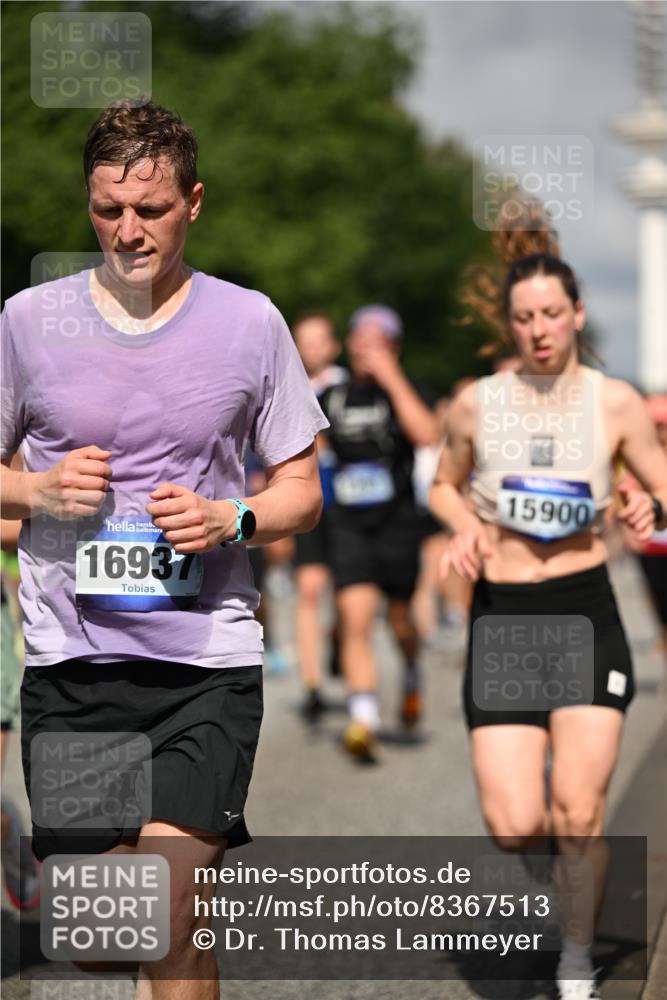 29.06.2025 - hella hamburg halbmarathon Dr. Thomas Lammeyer http://msf.ph/oto/8367513 29.06.2025 09:57:05 Kennedybrücke 1163, 1176, 1391, 1558, 1759, 2234, 2365, 2402, 2623, 2788, 2890, 3004, 3146, 3186, 4091, 4310, 4553, 4997, 5022, 5624, 5692, 6071, 6081, 6203, 6375, 6460, 6575, 6903, 7147, 7204, 7322, 7448, 7450, 8063, 8819, 9126, 9303, 9305, 9544, 9633, 9794, 11094, 11283 meine-sportfotos.de
