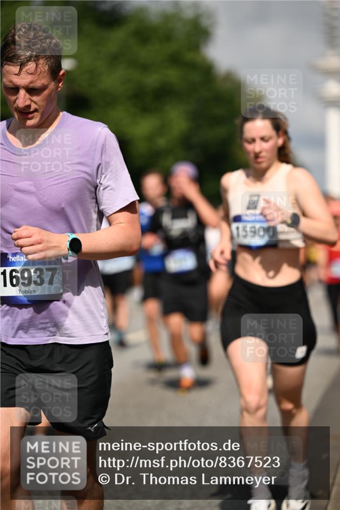 29.06.2025 - hella hamburg halbmarathon Dr. Thomas Lammeyer http://msf.ph/oto/8367523 29.06.2025 09:57:05 Kennedybrücke 1163, 1176, 1391, 1558, 1759, 2234, 2365, 2402, 2623, 2788, 2890, 3004, 3146, 3186, 4091, 4310, 4553, 4997, 5022, 5624, 5692, 6071, 6081, 6203, 6375, 6460, 6575, 6903, 7147, 7204, 7322, 7448, 7450, 8063, 8819, 9126, 9303, 9305, 9544, 9633, 9794, 11094, 11283 meine-sportfotos.de