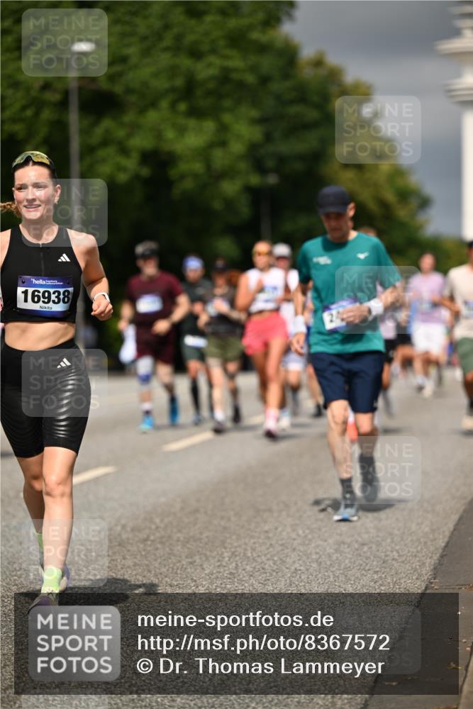 29.06.2025 - hella hamburg halbmarathon Dr. Thomas Lammeyer http://msf.ph/oto/8367572 29.06.2025 10:19:30 Kennedybrücke 1440, 1890, 2110, 2140, 2494, 2720, 2989, 3417, 4007, 4466, 4492, 4494, 5069, 5271, 5739, 5986, 6287, 6376, 6576, 7452, 7809, 7810, 7941, 7942, 8885, 9113, 9423, 9556, 9657, 9847, 9997, 10108, 10775, 10963 meine-sportfotos.de