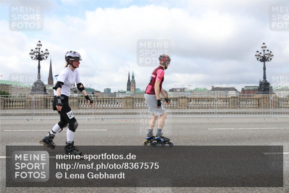 29.06.2025 - hella hamburg halbmarathon Lena Gebhardt http://msf.ph/oto/8367575 29.06.2025 09:10:54 Lombardsbrücke 26 meine-sportfotos.de