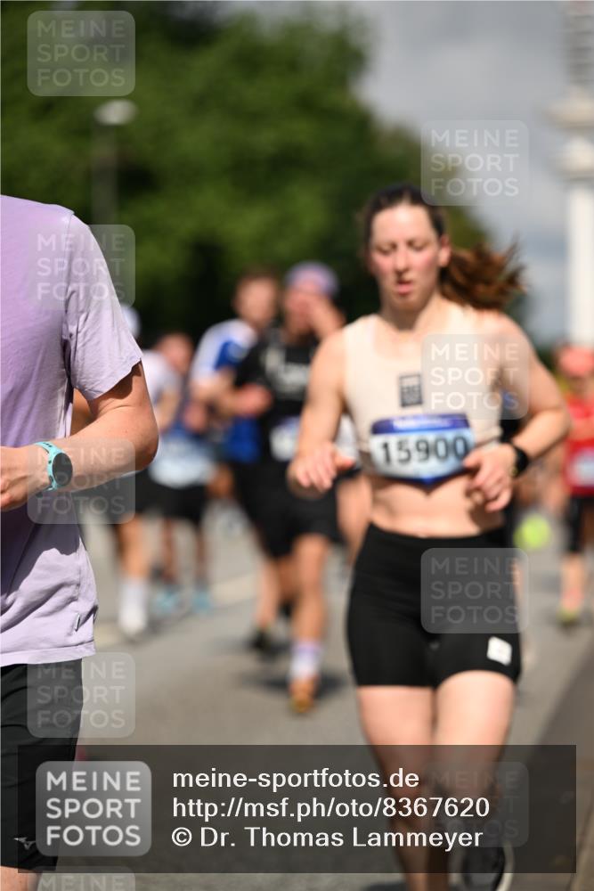 29.06.2025 - hella hamburg halbmarathon Dr. Thomas Lammeyer http://msf.ph/oto/8367620 29.06.2025 09:57:06 Kennedybrücke 1163, 1176, 1391, 1558, 1759, 2234, 2365, 2402, 2623, 2788, 2890, 3004, 3146, 3186, 4091, 4310, 4553, 4997, 5022, 5624, 5692, 6071, 6081, 6203, 6282, 6375, 6460, 6575, 6903, 7147, 7204, 7322, 7448, 7450, 7480, 7734, 8063, 8819, 9126, 9303, 9305, 9544, 9633, 9794, 11094, 11283 meine-sportfotos.de