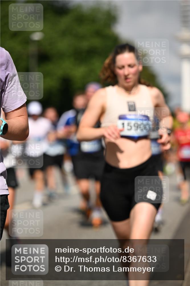 29.06.2025 - hella hamburg halbmarathon Dr. Thomas Lammeyer http://msf.ph/oto/8367633 29.06.2025 09:57:06 Kennedybrücke 1163, 1176, 1391, 1558, 1759, 2234, 2365, 2402, 2623, 2788, 2890, 3004, 3146, 3186, 4091, 4310, 4553, 4997, 5022, 5624, 5692, 6071, 6081, 6203, 6282, 6375, 6460, 6575, 6903, 7147, 7204, 7322, 7448, 7450, 7480, 7734, 8063, 8819, 9126, 9303, 9305, 9544, 9633, 9794, 11094, 11283 meine-sportfotos.de