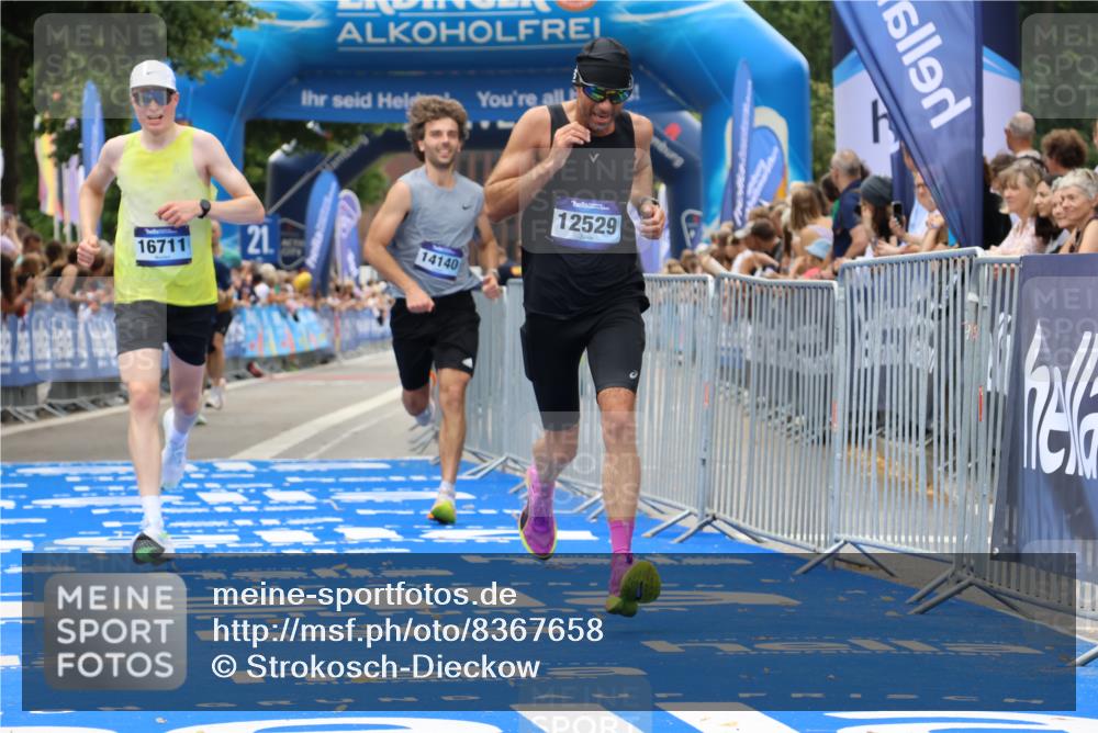 29.06.2025 - hella hamburg halbmarathon Strokosch-Dieckow http://msf.ph/oto/8367658 29.06.2025 10:28:20 Ziel 3075, 5328, 7389, 12529, 14140, 16711 meine-sportfotos.de