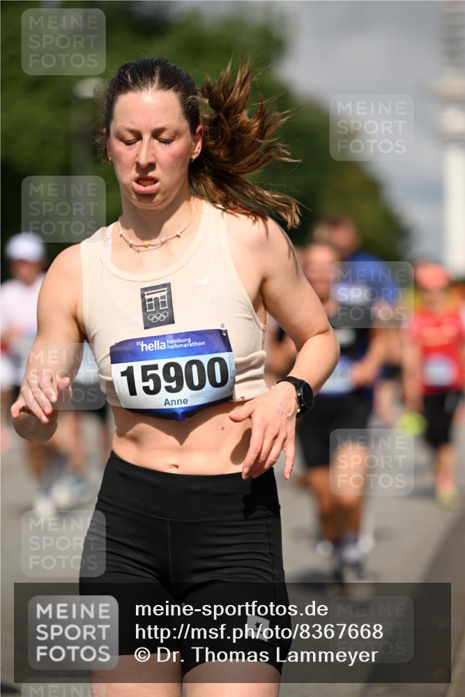 29.06.2025 - hella hamburg halbmarathon Dr. Thomas Lammeyer http://msf.ph/oto/8367668 29.06.2025 09:57:06 Kennedybrücke 1163, 1176, 1391, 1558, 1759, 2234, 2365, 2402, 2623, 2788, 2890, 3004, 3146, 3186, 4091, 4310, 4553, 4997, 5022, 5624, 5692, 6071, 6081, 6203, 6282, 6375, 6460, 6575, 6903, 7147, 7204, 7322, 7448, 7450, 7480, 7734, 8063, 8819, 9126, 9303, 9305, 9544, 9633, 9794, 11094, 11283 meine-sportfotos.de