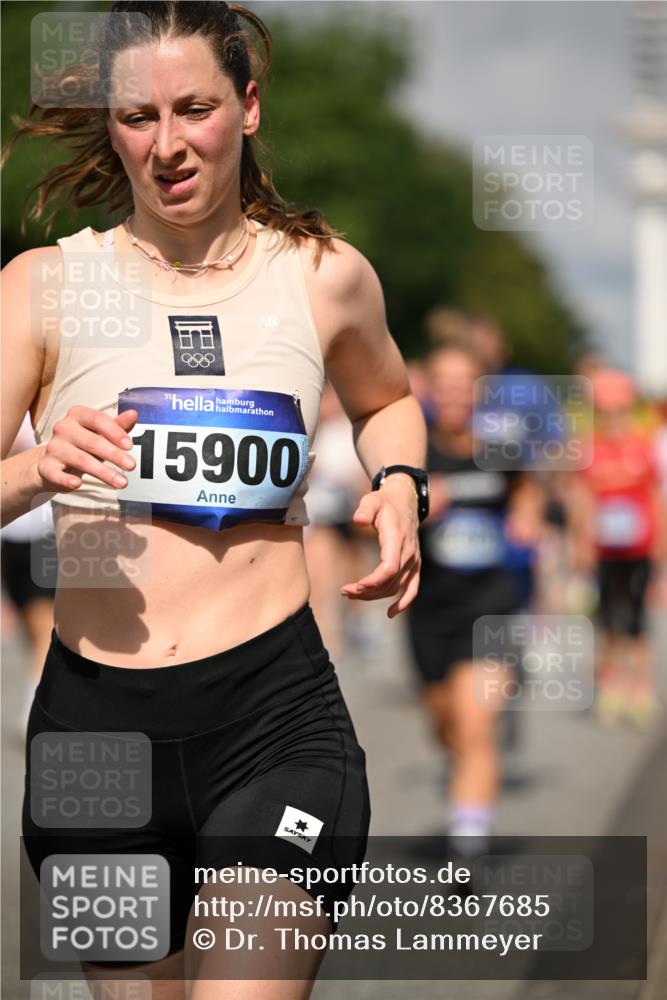 29.06.2025 - hella hamburg halbmarathon Dr. Thomas Lammeyer http://msf.ph/oto/8367685 29.06.2025 09:57:06 Kennedybrücke 1163, 1176, 1391, 1558, 1759, 2234, 2365, 2402, 2623, 2788, 2890, 3004, 3146, 3186, 4091, 4310, 4553, 4997, 5022, 5624, 5692, 6071, 6081, 6203, 6282, 6375, 6460, 6575, 6903, 7147, 7204, 7322, 7448, 7450, 7480, 7734, 8063, 8819, 9126, 9303, 9305, 9544, 9633, 9794, 11094, 11283 meine-sportfotos.de