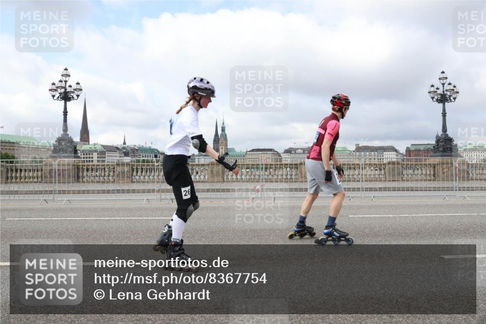 29.06.2025 - hella hamburg halbmarathon Lena Gebhardt http://msf.ph/oto/8367754 29.06.2025 09:10:54 Lombardsbrücke 26 meine-sportfotos.de