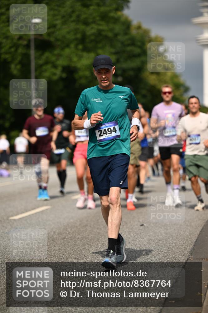 29.06.2025 - hella hamburg halbmarathon Dr. Thomas Lammeyer http://msf.ph/oto/8367764 29.06.2025 10:19:32 Kennedybrücke 1440, 1890, 2110, 2140, 2494, 2720, 2989, 3417, 4007, 4466, 4492, 4494, 5069, 5739, 6287, 6376, 6576, 7452, 7809, 7810, 7941, 7942, 8885, 9113, 9192, 9423, 9556, 9657, 9847, 10108, 10775, 10963 meine-sportfotos.de