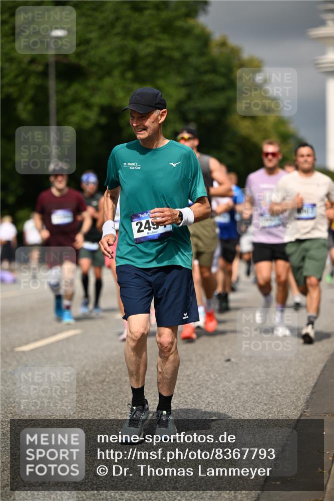29.06.2025 - hella hamburg halbmarathon Dr. Thomas Lammeyer http://msf.ph/oto/8367793 29.06.2025 10:19:32 Kennedybrücke 1440, 1890, 2110, 2140, 2494, 2720, 2989, 3417, 4007, 4466, 4492, 4494, 5069, 5739, 6287, 6376, 6576, 7452, 7809, 7810, 7941, 7942, 8885, 9113, 9192, 9423, 9556, 9657, 9847, 10108, 10775, 10963 meine-sportfotos.de