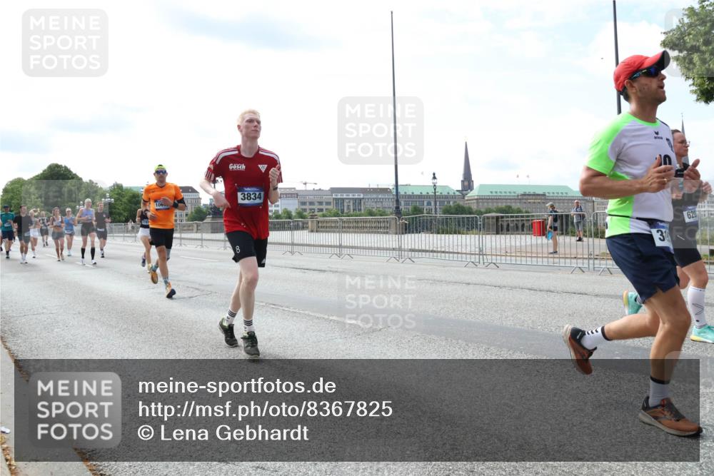 29.06.2025 - hella hamburg halbmarathon Lena Gebhardt http://msf.ph/oto/8367825 29.06.2025 10:14:37 Lombardsbrücke 1797, 106, 8, 3834, 34, 6282, 1071, 1406, 1728, 2046, 2494, 2601, 2690, 2990, 3020, 3025, 3154, 3454, 3691, 3756, 3834, 3939, 4032, 5191, 5608, 5670, 5981, 6028, 6083, 6089, 6366, 6935, 7195, 7209, 7442, 7802, 7840, 7991, 8001, 8055, 8147, 8409, 8755, 8892, 9173, 9556, 9663, 9709, 9845, 10224, 10391, 10610, 10963, 12467, 12938, 13237, 13285, 14488, 16126 meine-sportfotos.de
