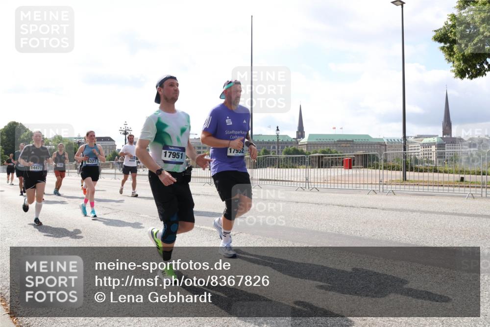 29.06.2025 - hella hamburg halbmarathon Lena Gebhardt http://msf.ph/oto/8367826 29.06.2025 10:02:01 Lombardsbrücke 6327, 7189, 14471, 17951, 17952, 1184, 1329, 1364, 1432, 1453, 1464, 1653, 1722, 1724, 1729, 1881, 1940, 2142, 2167, 2322, 2323, 2591, 2806, 2957, 3039, 3169, 4286, 4328, 4663, 4985, 5547, 5602, 5603, 5742, 5763, 6166, 6295, 6302, 6322, 6327, 6438, 6595, 6921, 7031, 7189, 7223, 7243, 8392, 8578, 8822, 8926, 9020, 9021, 9156, 9230, 9353, 9741, 9928, 10177, 10281, 10301, 10882, 10915, 11043, 11554, 11871, 11938, 12315, 12316, 12491, 14471, 14660, 14677, 16420 meine-sportfotos.de