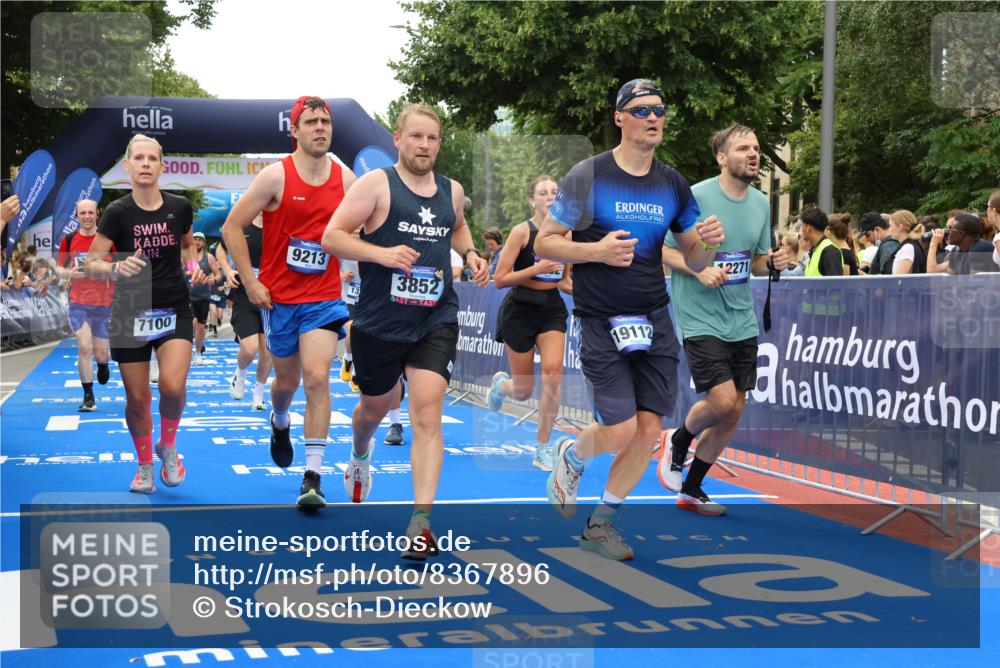 29.06.2025 - hella hamburg halbmarathon Strokosch-Dieckow http://msf.ph/oto/8367896 29.06.2025 10:49:59 Ziel 1216, 1321, 1507, 2020, 2540, 3562, 3692, 3852, 7100, 7657, 8454, 8455, 9031, 9213, 9303, 9491, 9965, 12203, 12271, 12527, 12733, 13225, 13758, 14257, 16403, 16716, 16732, 16887, 18228, 18657, 18658, 18884, 19112 meine-sportfotos.de