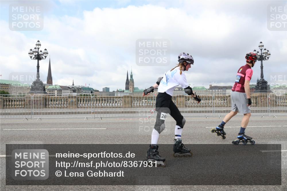 29.06.2025 - hella hamburg halbmarathon Lena Gebhardt http://msf.ph/oto/8367931 29.06.2025 09:10:54 Lombardsbrücke 26 meine-sportfotos.de