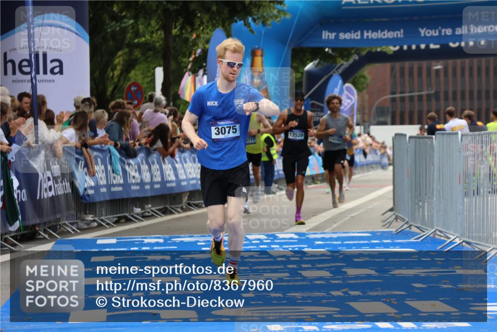 29.06.2025 - hella hamburg halbmarathon Strokosch-Dieckow http://msf.ph/oto/8367960 29.06.2025 10:28:16 Ziel 3075, 7389, 12529, 14140, 16711 meine-sportfotos.de