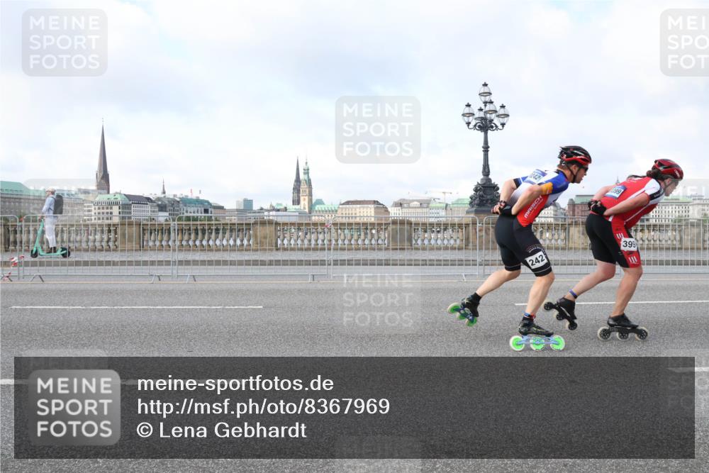29.06.2025 - hella hamburg halbmarathon Lena Gebhardt http://msf.ph/oto/8367969 29.06.2025 08:49:53 Lombardsbrücke 242, 399, 660 meine-sportfotos.de
